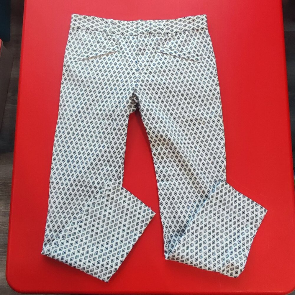 GAP casual pant white with black rhombus design women's size 2 R